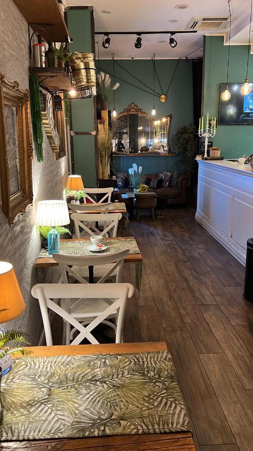 צ'יסטרנה די לטינה B&B Caffe Retro' מראה חיצוני תמונה