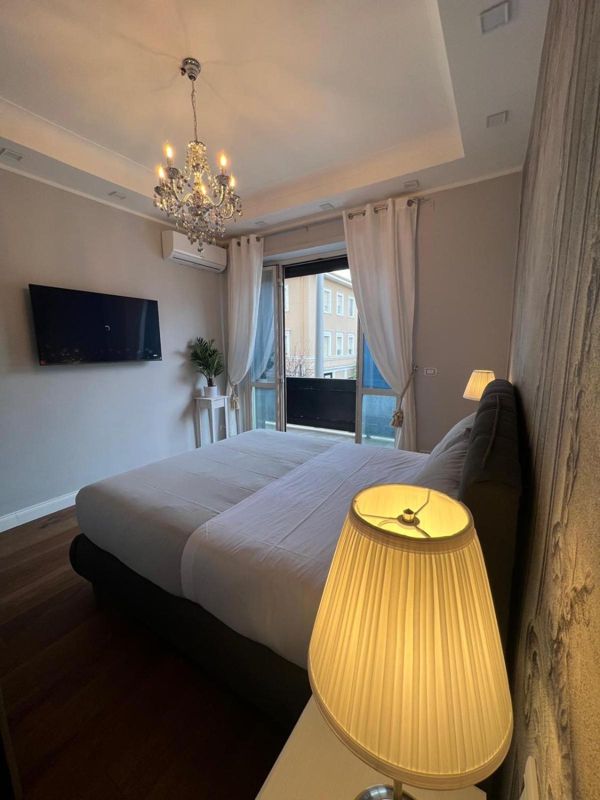 צ'יסטרנה די לטינה B&B Caffe Retro' מראה חיצוני תמונה