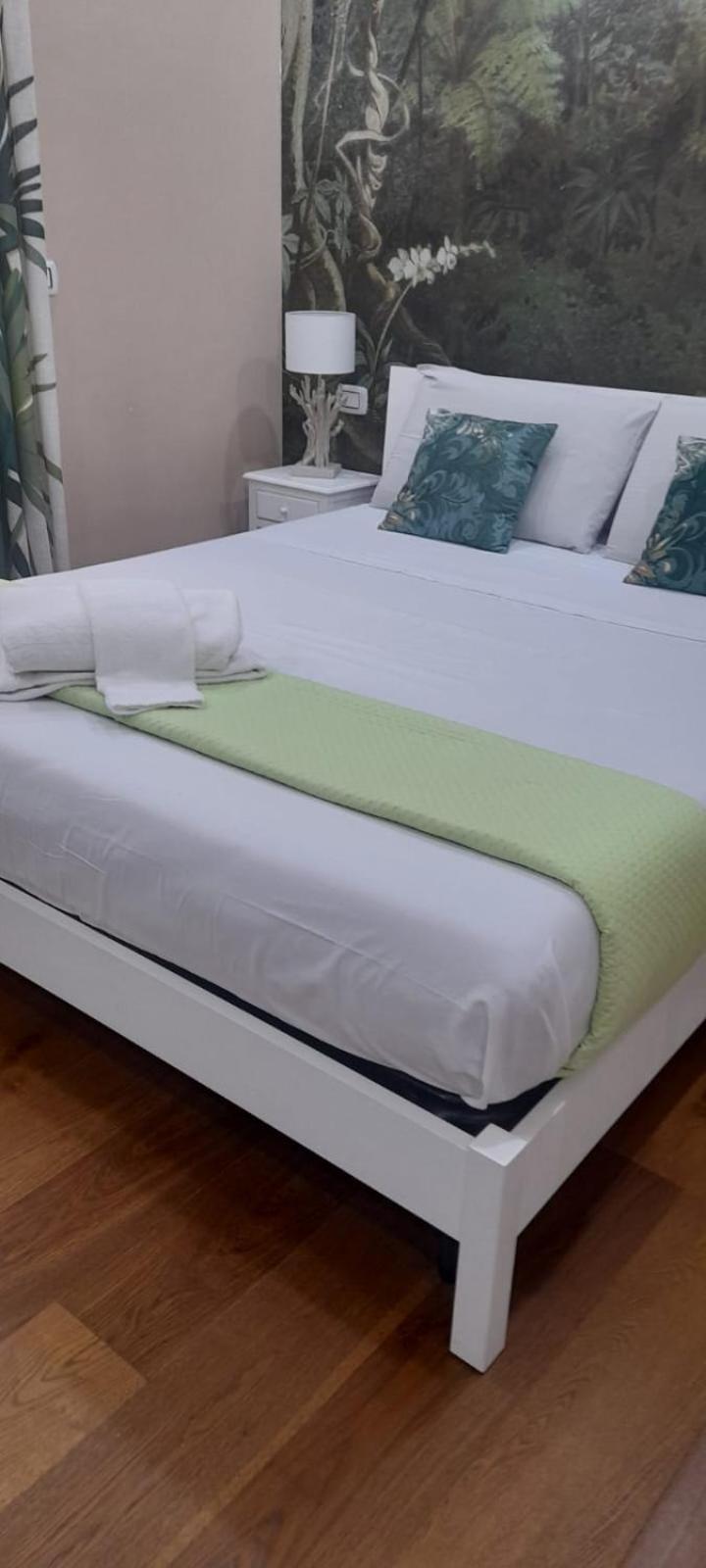 צ'יסטרנה די לטינה B&B Caffe Retro' מראה חיצוני תמונה
