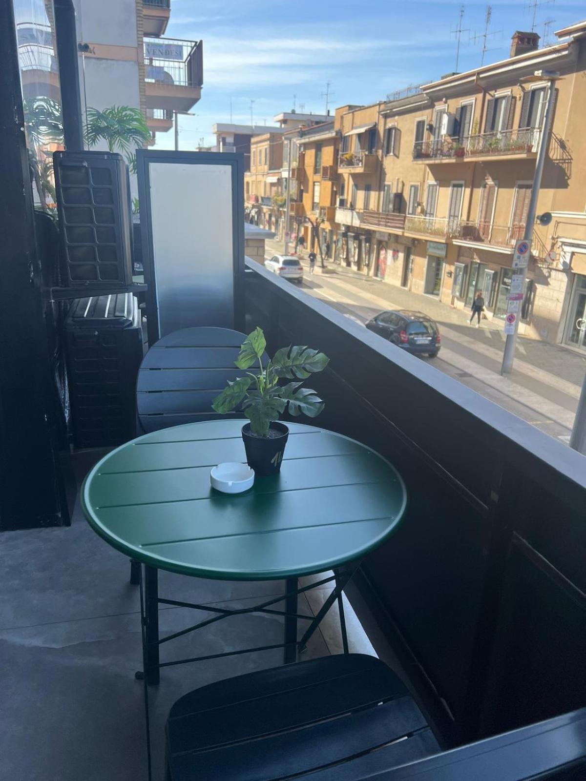 צ'יסטרנה די לטינה B&B Caffe Retro' מראה חיצוני תמונה