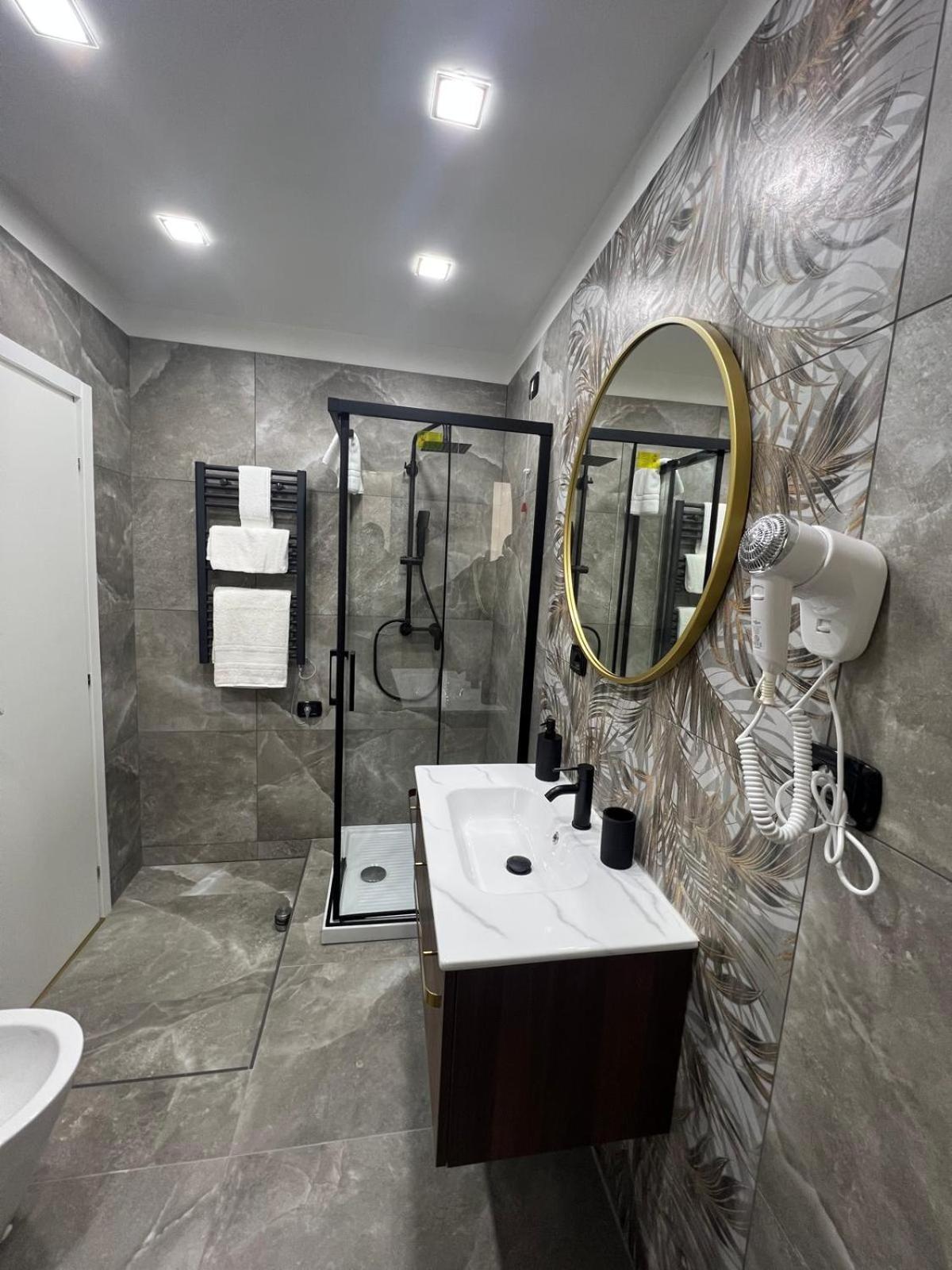צ'יסטרנה די לטינה B&B Caffe Retro' מראה חיצוני תמונה